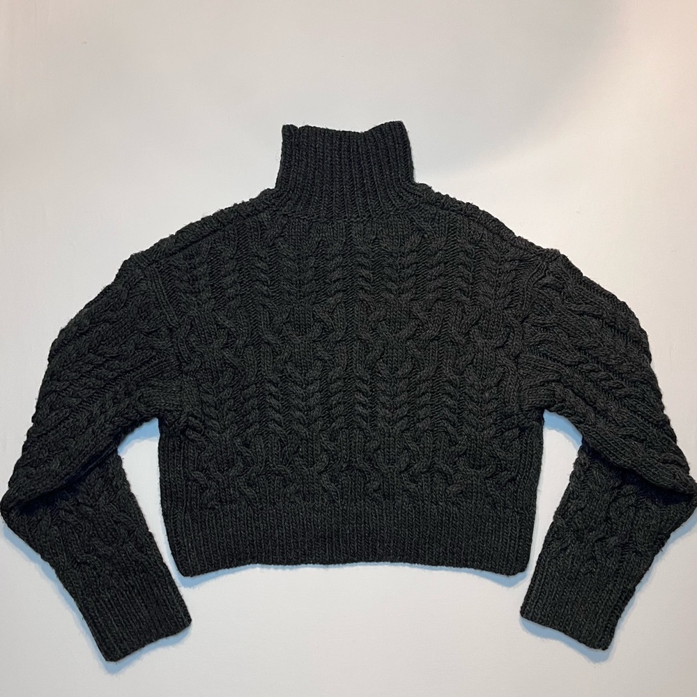 Women’s Zara Dark Gray Wool Blend Cable-Knit Cropped Turtleneck Sweater Small